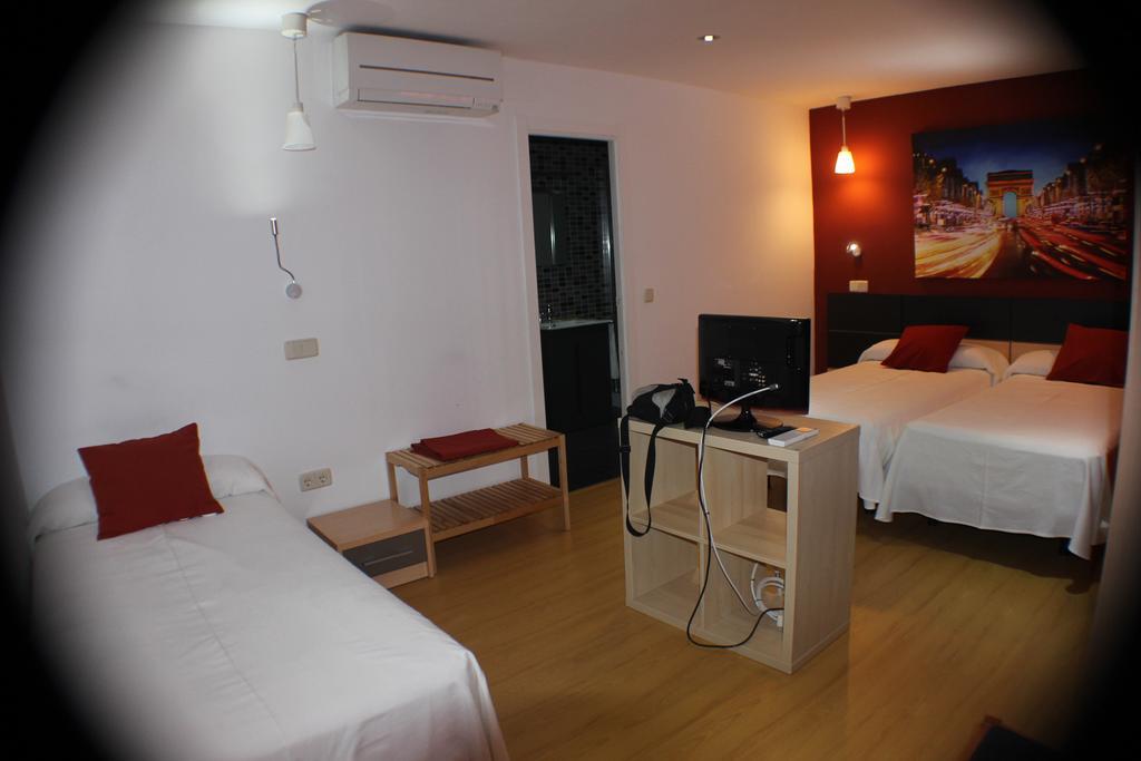 Hostal Falfes Madrid Dış mekan fotoğraf