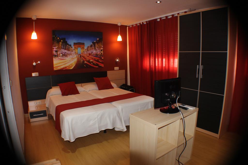 Hostal Falfes Madrid Dış mekan fotoğraf