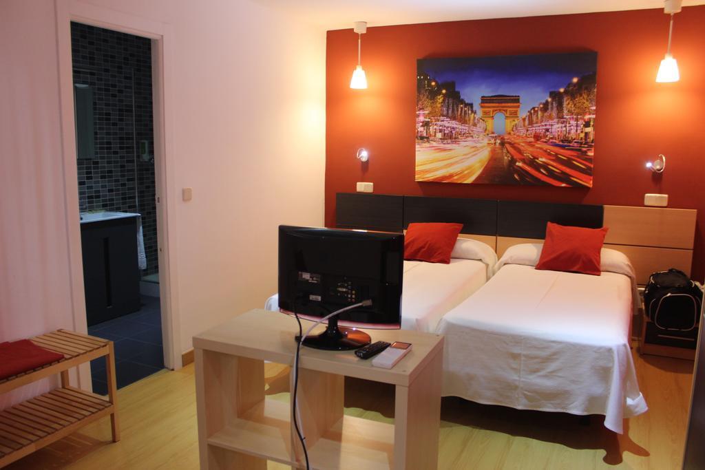 Hostal Falfes Madrid Dış mekan fotoğraf