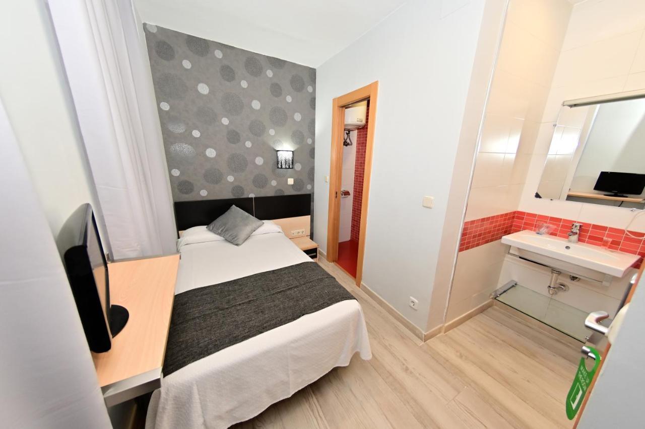 Hostal Falfes Madrid Dış mekan fotoğraf