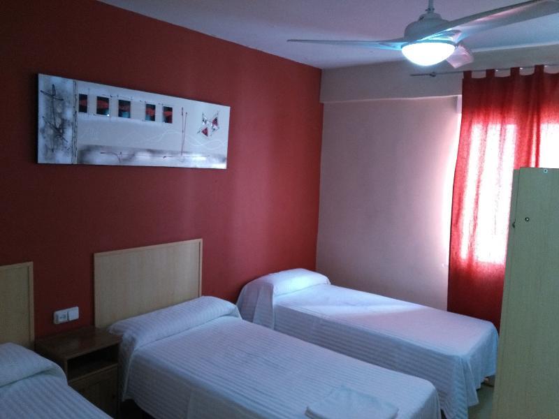 Hostal Falfes Madrid Dış mekan fotoğraf