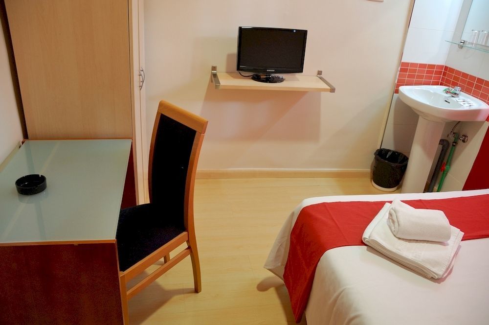 Hostal Falfes Madrid Dış mekan fotoğraf