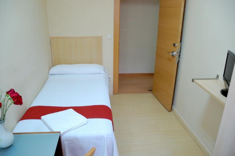 Hostal Falfes Madrid Dış mekan fotoğraf